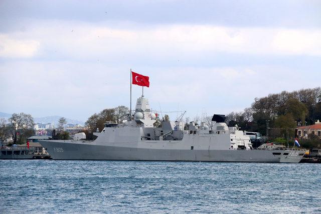 Hollanda Kraliyet Donanması gemisi İstanbul'a demirledi