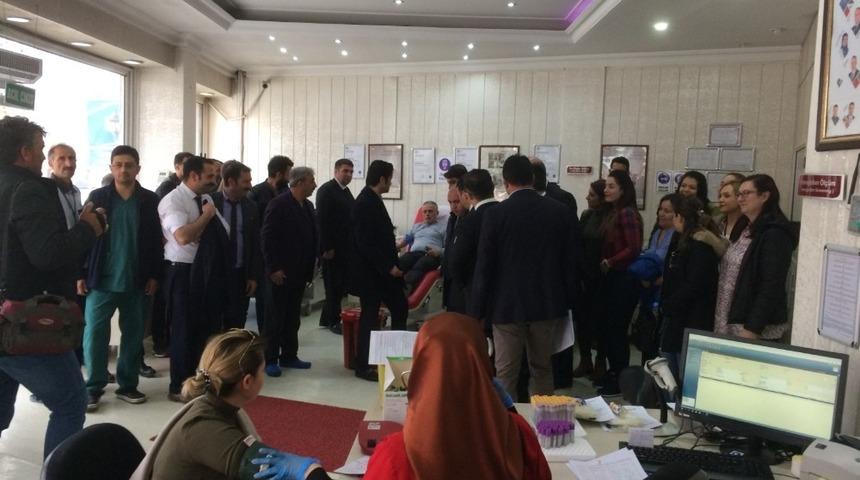 Kars&rsquo;ta kan bağışına sağlık&ccedil;ılardan yoğun ilgi