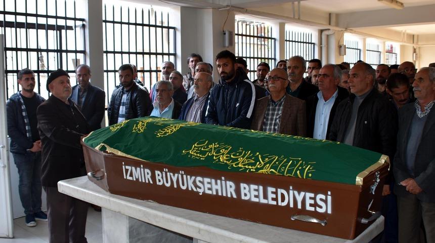 Baba ile oğlu 9 yıl arayla kahveye giren aracın altında kalarak &ouml;ld&uuml; (4)