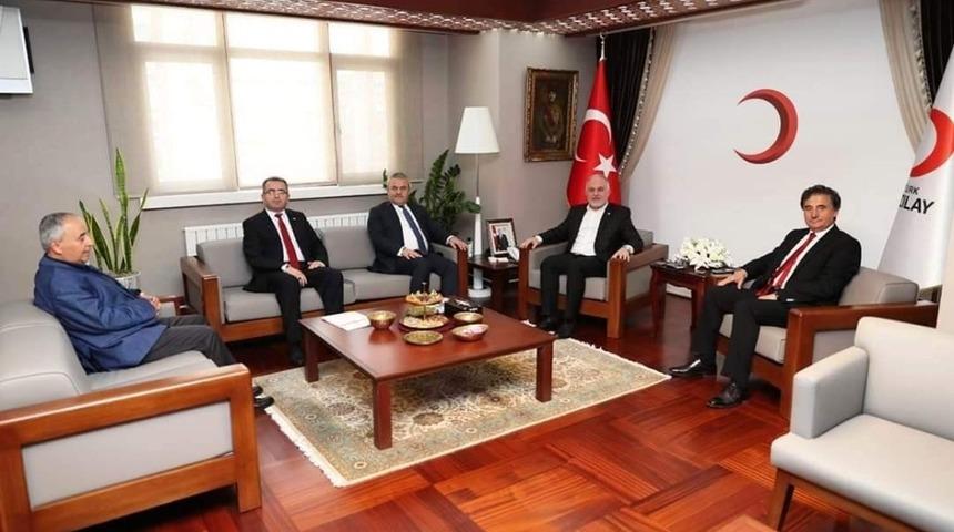 AK Partili vekiller T&uuml;rk Kızılayı Genel Başkanı Kınık&rsquo;a başarılar diledi