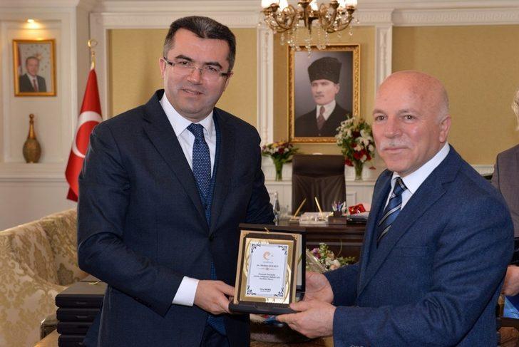 Vali Memiş turizme katkı sunanları unutmadı G4