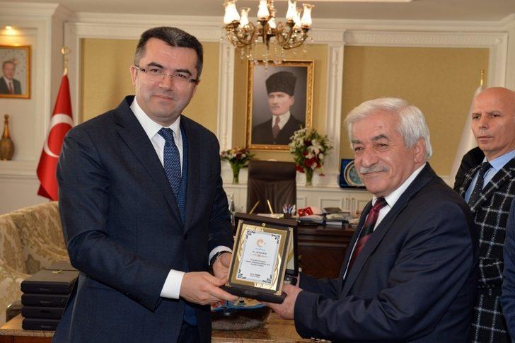 Vali Memiş turizme katkı sunanları unutmadı G5