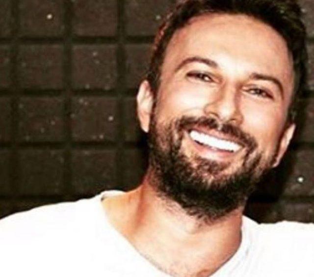 Demet Akalın, megastar Tarkan hayranlarını korkuttu