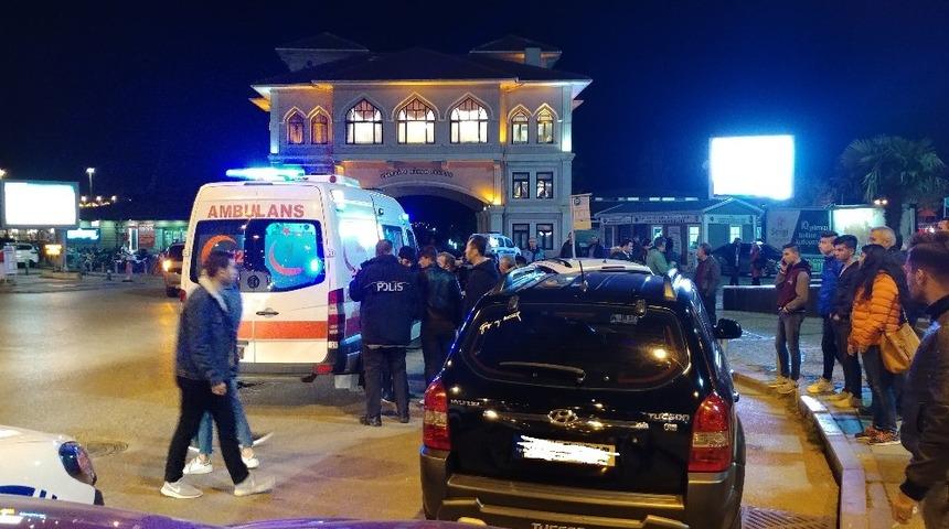 Bandırma&rsquo;da bı&ccedil;aklı saldırı: 3 yaralı