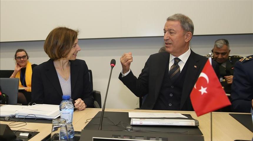 Milli Savunma Bakanı Akar Fransız mevkidaşı ile g&ouml;r&uuml;şt&uuml;