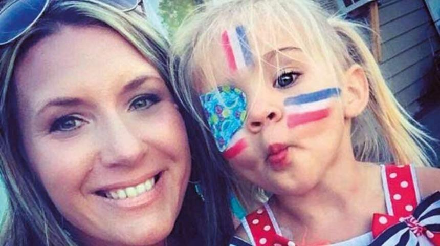 Kızının kanserini &ccedil;ekilen selfiden anladı