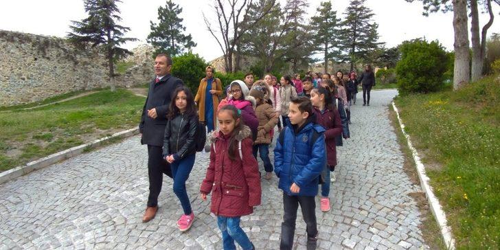 İlkokul öğrencilerine turist otobüsü ile şehir tanıtımı G3