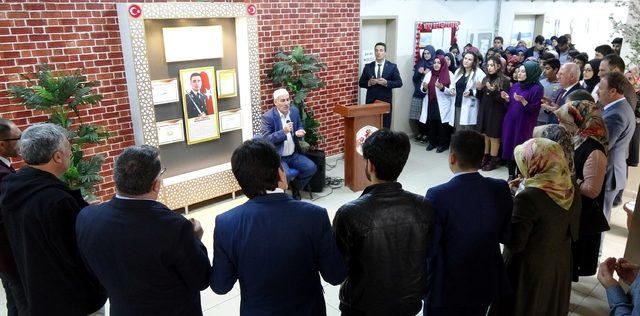 Şehit teğmen için mezun olduğu lisede şehit köşesi oluşturuldu