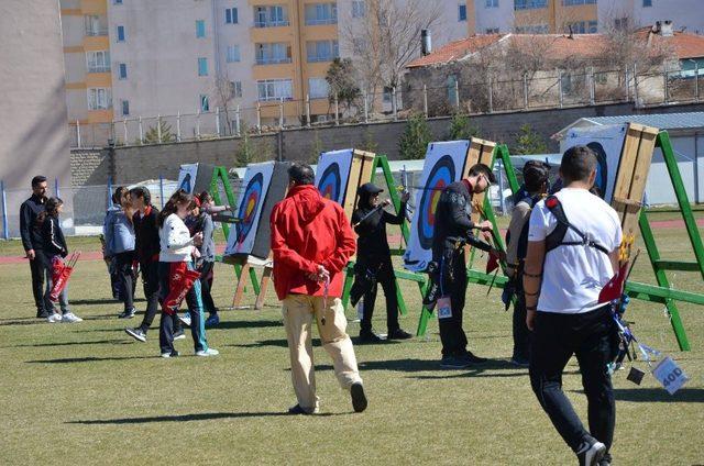 Okullar arası okçuluk il birinciliği tamamlandı