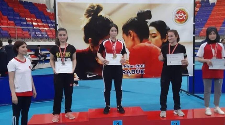 Rabia Y&uuml;cel Bilek G&uuml;reşi&rsquo;nde T&uuml;rkiye İkincisi Oldu