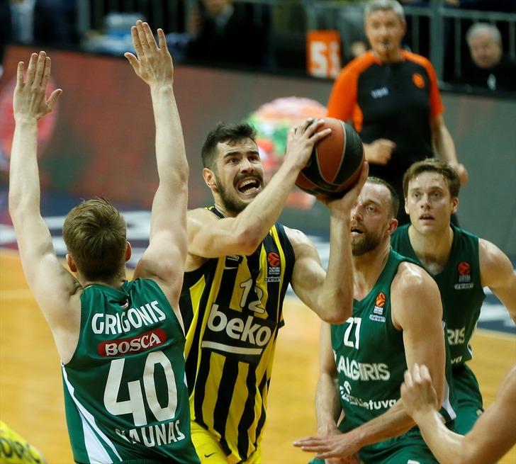 Fenerbahçe - Zalgiris Kaunas maçında herkesi çıldırtan kararlar G4