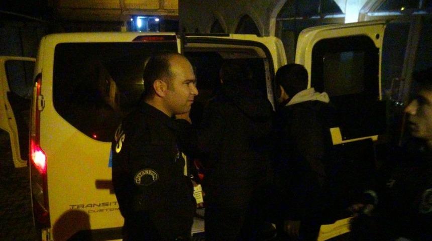 Polisten ka&ccedil;an şahıs kovalama sonunda yakalandı