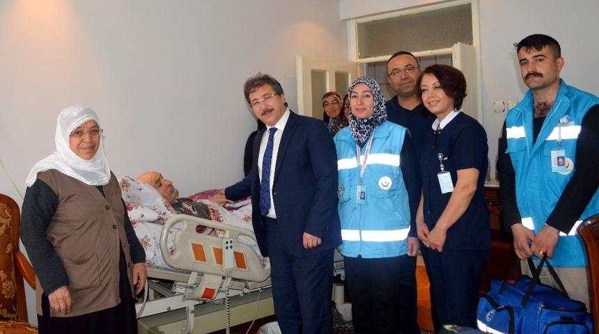 Evde Sağlık Hizmeti Alan Hastalar İ&ccedil;in Hayata Ge&ccedil;irilen Proje Aileleri Memnun Etmeye Devam Ediyor