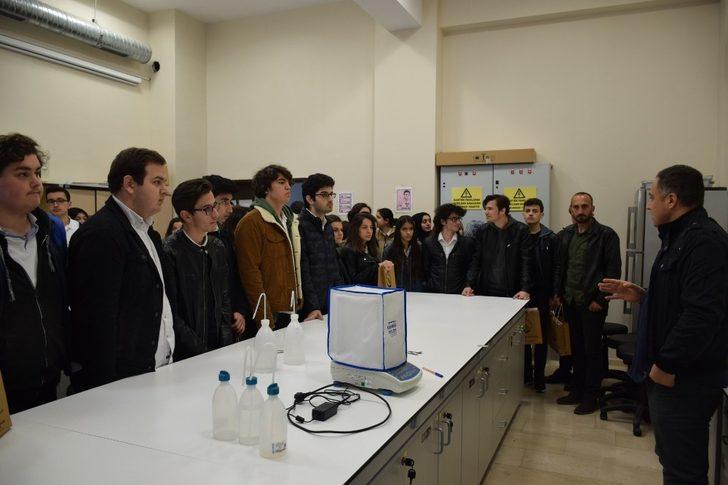 Lise son sınıf öğrencileri Üniversiteyi gezdi G2