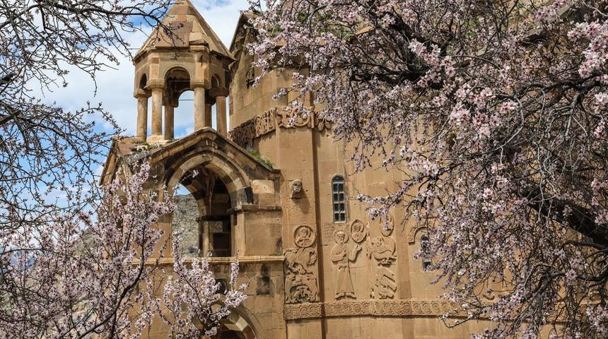 Akdamar Adası görsel şölen sunuyor 