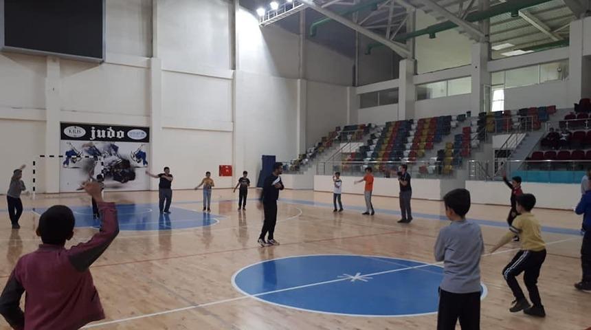 Okul destek projesi devam ediyor