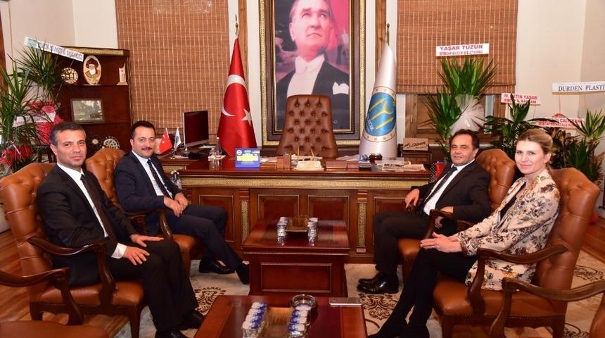 Vali Şent&uuml;rk, Başkan Şahin&rsquo;i ziyaret etti