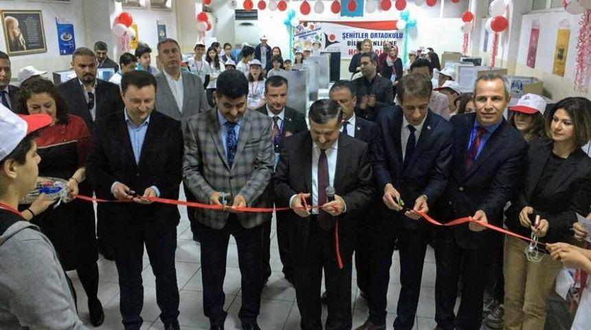 &Ouml;ğrencilerin proje ve tasarımları bilim fuarında sergilendi