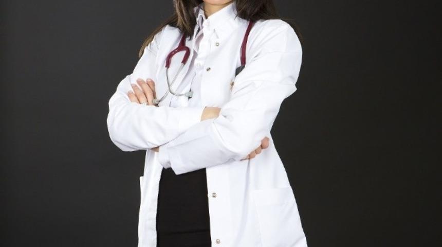 Büyük göğüsler kamburluğa neden olabilir