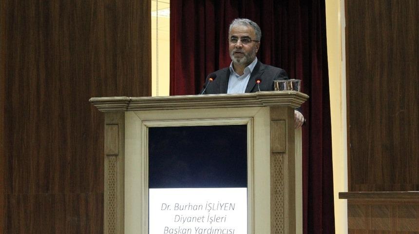 &ldquo;Gen&ccedil;lik ve sorumluluklarımız&rdquo; konferansı yapıldı