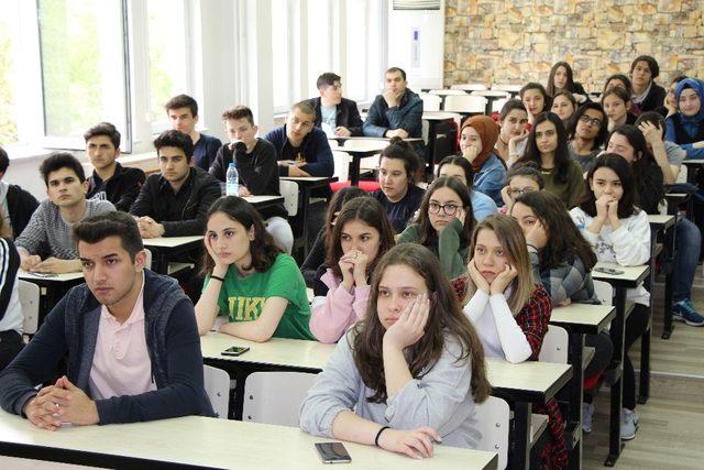 Avrasya Üniversitesi’nden Giresun’da kariyer paneli