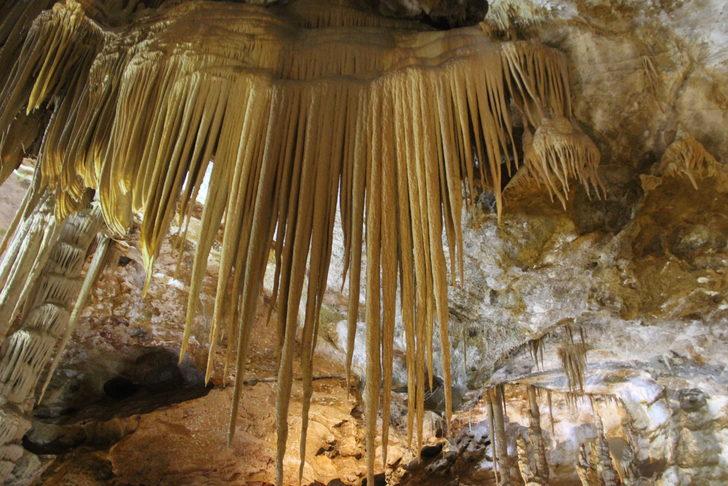 150 milyon yıldır ayakta! Karaca Mağarası görenleri büyülüyor G4