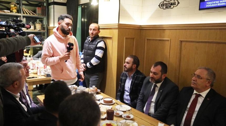 Sakaryaspor&rsquo;a destek ve moral yemeği d&uuml;zenlendi