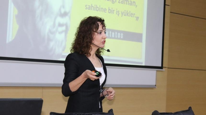 SA&Uuml;&rsquo;de &ldquo;İki İnsan İle &Ccedil;alışmak, Ben ve &Ouml;teki&rdquo; isimli s&ouml;yleşi d&uuml;zenlendi