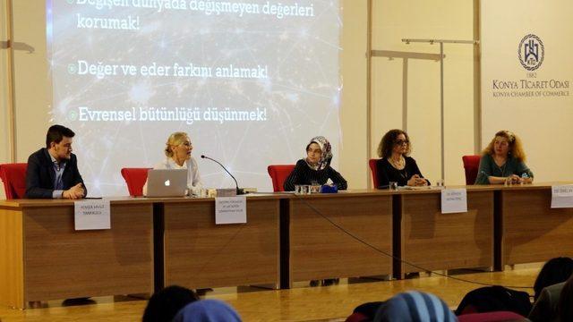 KTO Karatay’da ‘Ebeler Haftası’ ile ilgili panel düzenlendi