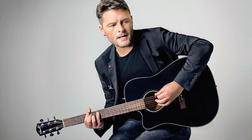 Çağdaş edebiyatın temsilcilerinden Tuna Kiremitçi 101 saatlik canlı yayına konuk oluyor!