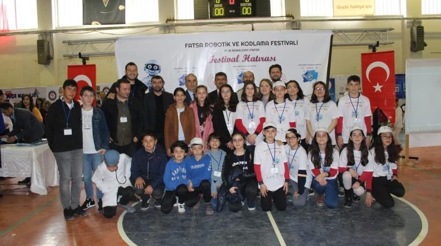 Robotik ve Kodlama Festivali&rsquo;ne katılanlara sertifika
