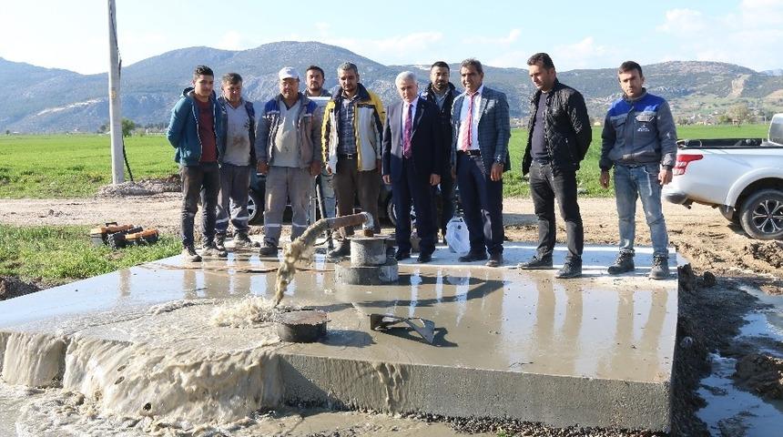 Bucak Belediye Başkanı &Uuml;nal, sondaj &ccedil;alışmalarını inceledi