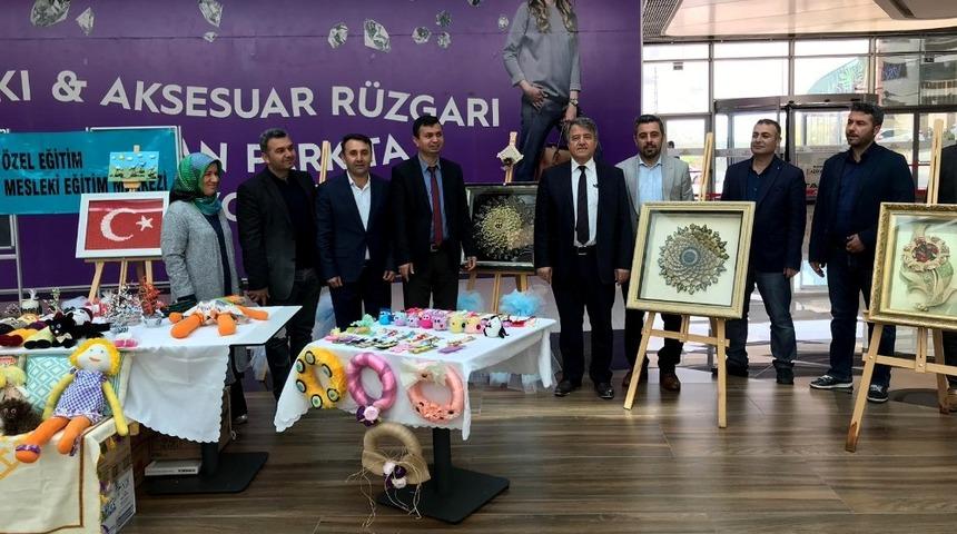 &Ouml;zel &ouml;ğrencilerden &ouml;zel sergi