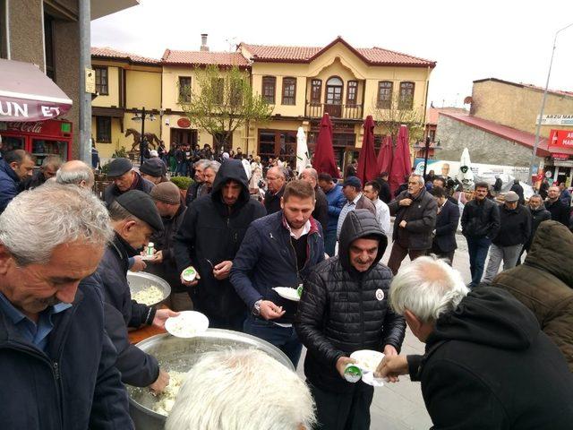 Berat Kandilinde esnaf dayanışması