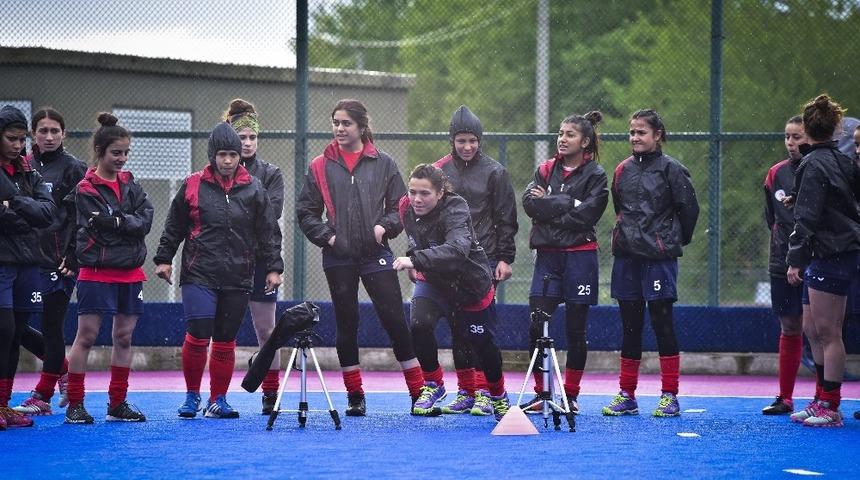 Hokey Milli Takımı aday kadro hazırlık kampı devam ediyor