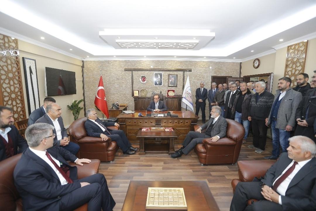 Başkan B&uuml;y&uuml;kkılı&ccedil;; İncesu, Yeşilhisar, Yahyalı ve Develi il&ccedil;elerini ziyaret etti