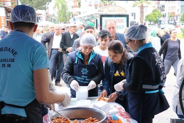 Büyükşehir Berat Kandili nedeniyle lokma hayrı yaptı