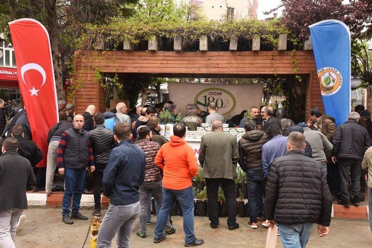 Berat Kandili nedeniyle fidan dağıtıldı G5