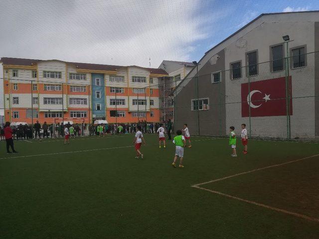 Ömer Halis Demir, futbol turnuvası sahiplerini buldu