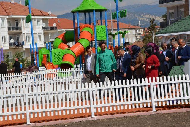 Bir haftada yapımı tamamlanan 10 bin 600 metrekarelik park hizmete girdi