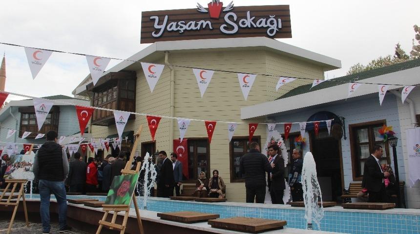 Davullu zurnalı yaşam sokağı a&ccedil;ılışı ger&ccedil;ekleşti