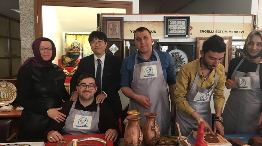 Engelli gen&ccedil;ler marifetleriyle b&uuml;y&uuml;lediler