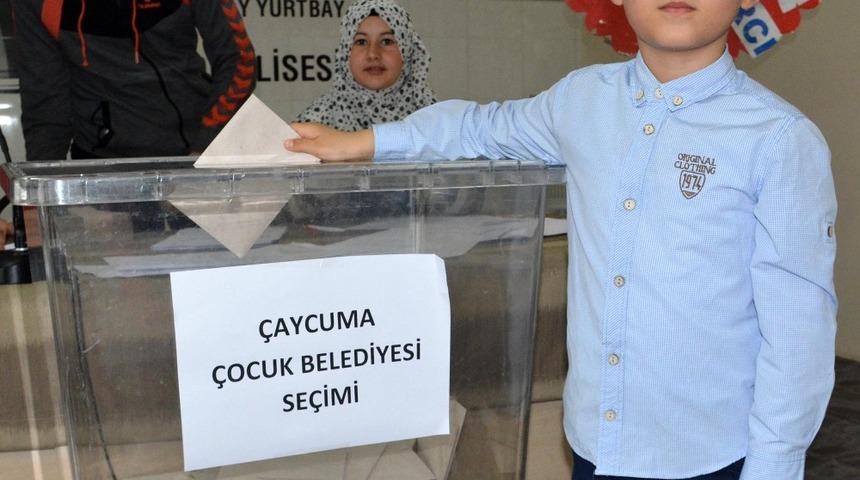 &Ccedil;aycuma&rsquo;nın İlk &ccedil;ocuk belediye başkanı se&ccedil;ildi