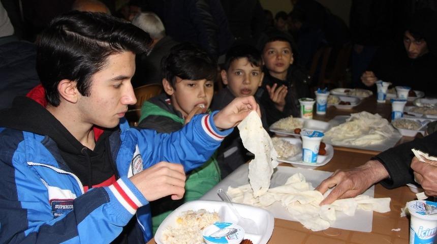 D&uuml;zce&rsquo;de asırlık kandil geleneği s&uuml;r&uuml;yor