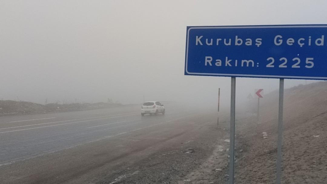 Van&rsquo; sis trafiği etkiledi