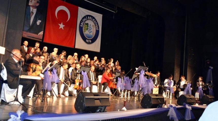 Sanat m&uuml;ziği konseri mest etti