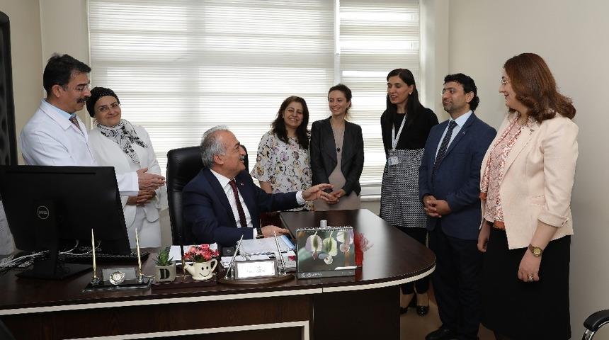 Rektör Çomaklı, Sağlık Bakım Hizmetleri Müdürlüğünü ziyaret etti