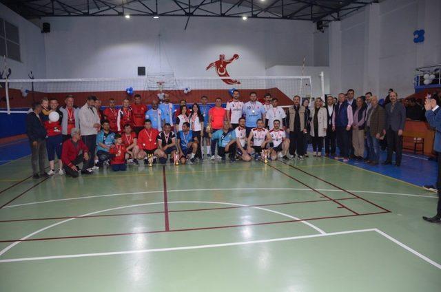 Bozyazı’da Kurumlar Arası Voleybol Turnuvası sona erdi
