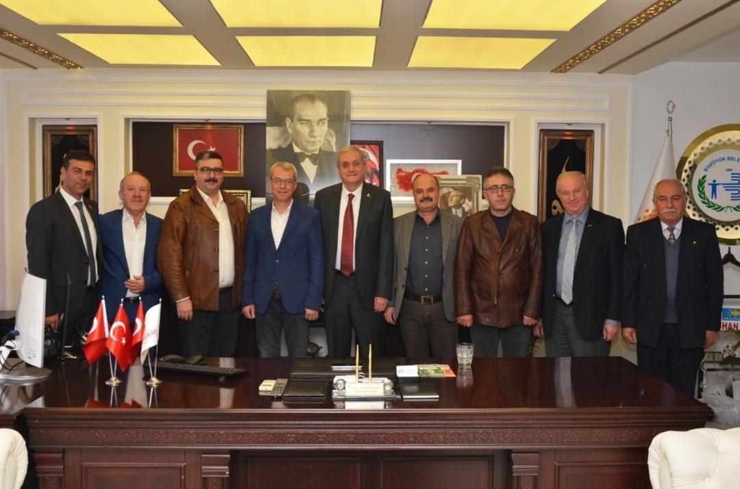 Başkan Bakkalcıoğlu&rsquo;na ziyaret&ccedil;i akını