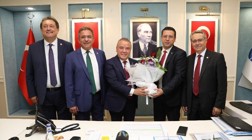 CHP İl Başkanı ve Milletvekillerinden Başkan B&ouml;cek&rsquo;e ziyaret